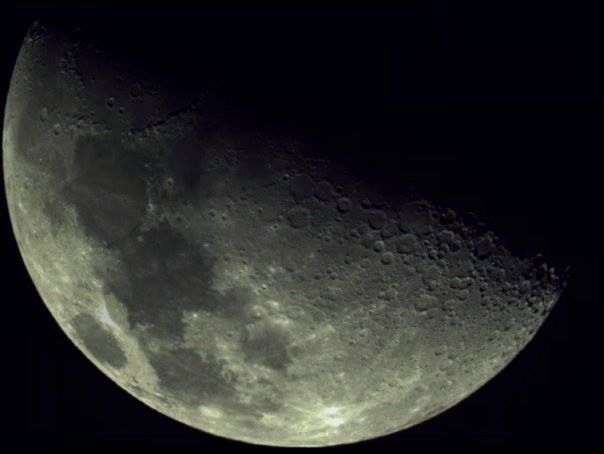 Una Luna dicotomica. Crediti Stefano Capretti