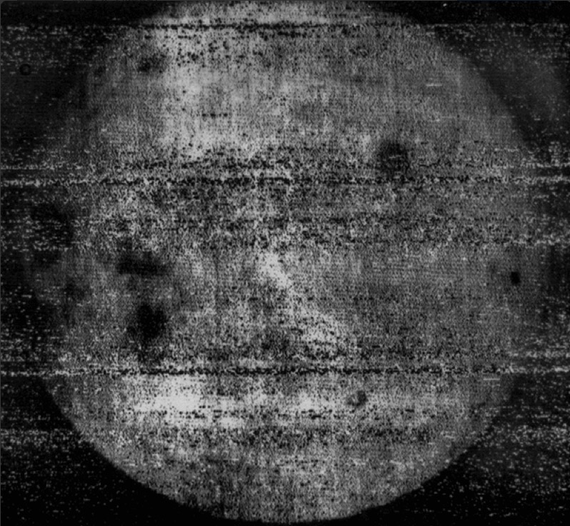 Il lato nascosto della Luna ripreso dalla sonda sovietica Luna3 nel 1959.